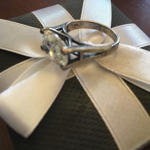 Vintage solitaire(engagement ring)