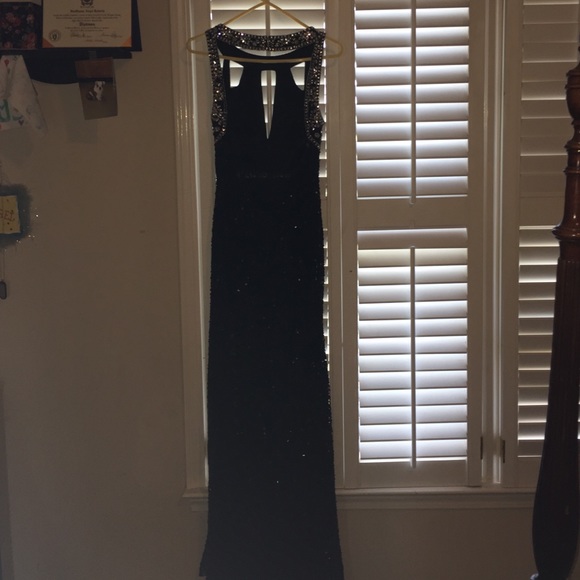 Size 8 prom dress - Picture 2 of 4