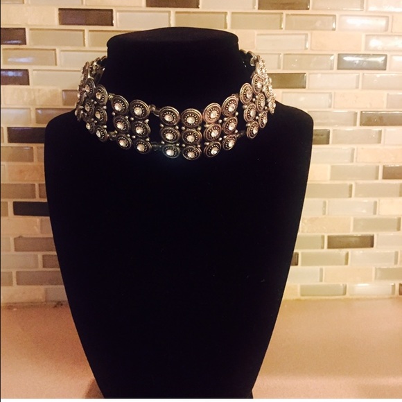 Neck choker available
