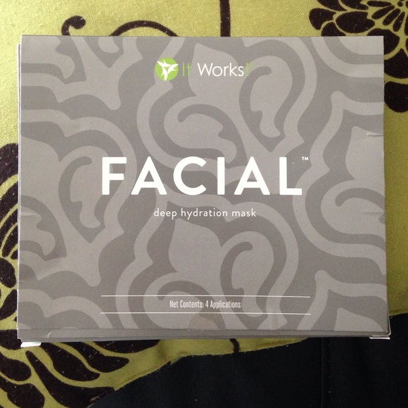 BNIB It Works Facial Masks - Picture 1 of 2