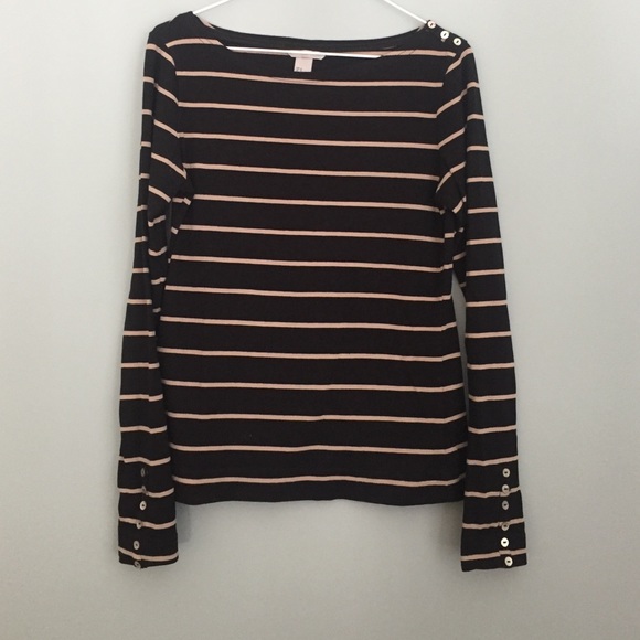 LONG SLEEVE BLACK & CREAM STRIPED TEE W BUTTON DET