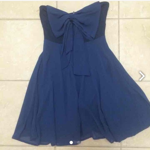 Bow dress