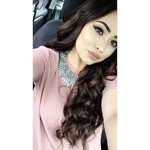 Meet your Posher, Yesenia