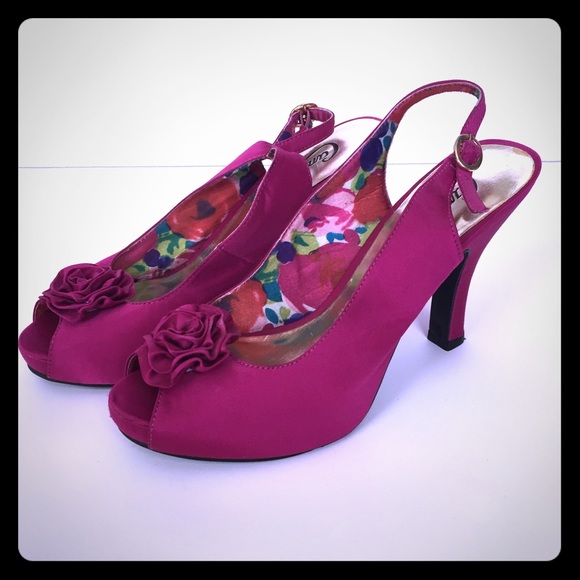 NWOT sling back heels