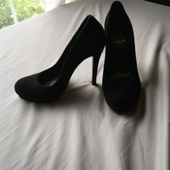 Sold Authentic Tory Burch pump - Picture 3 of 4