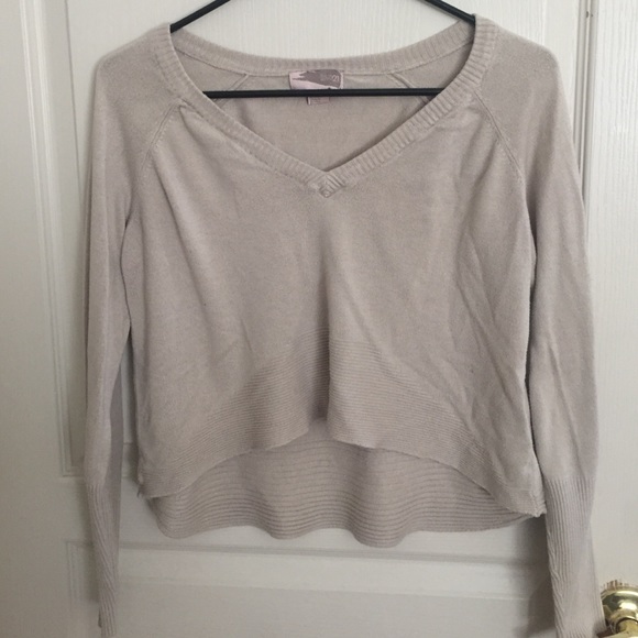 Beige long sleep crop top