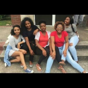 Meet your Posher, Shay