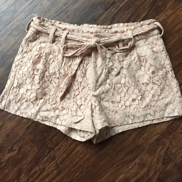 LC rose lace shorts