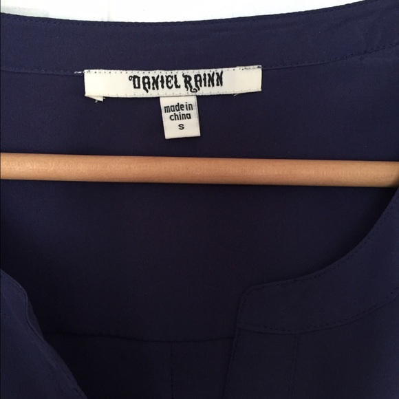 Navy blue rayon loose button down - Picture 3 of 4