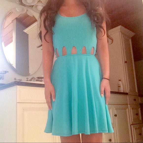 Teal cut out dress - Picture 3 of 3