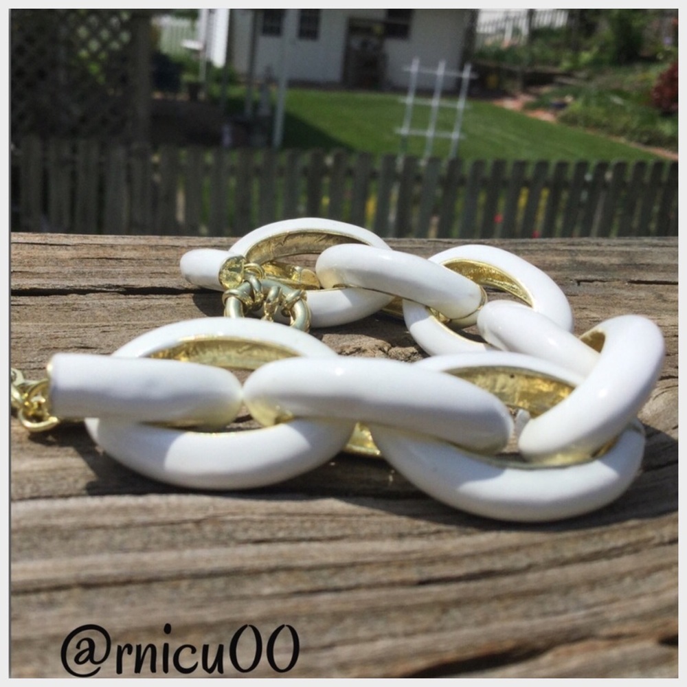 ⚜️Last 1!⚜️Enamel Link Gold & White Bracelet! - Picture 4 of 8