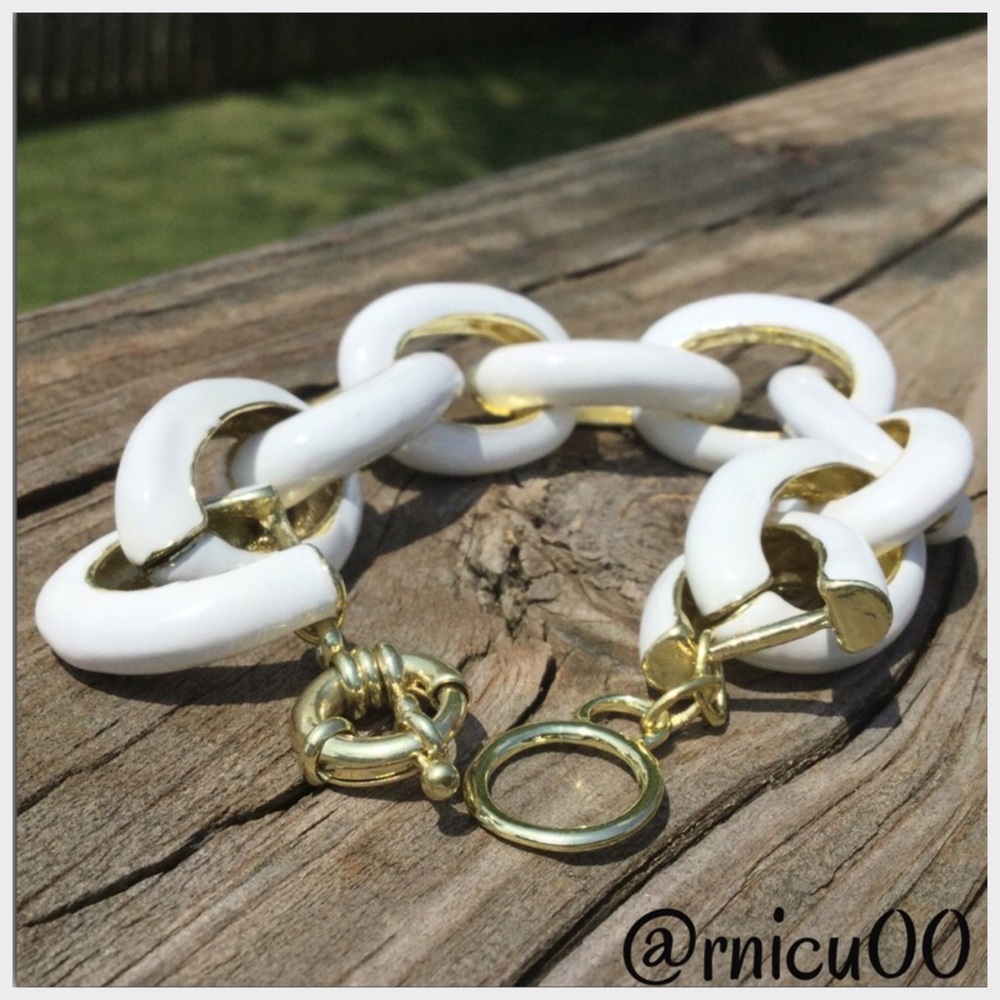 ⚜️Last 1!⚜️Enamel Link Gold & White Bracelet! - Picture 1 of 8