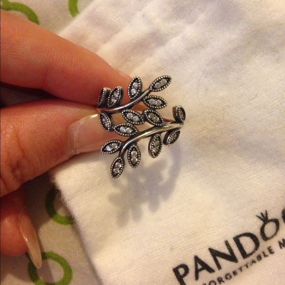 Pandora Jewelry - Pandora leaf ring