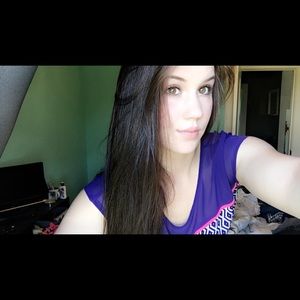 Meet your Posher, Alexis