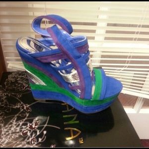 Color Block Wedge Sandal