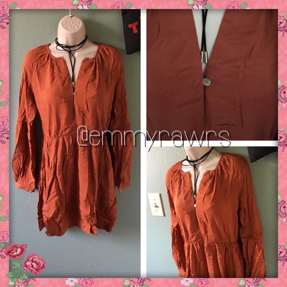 The PIPER Peasant Style Dress - Picture 4 of 4