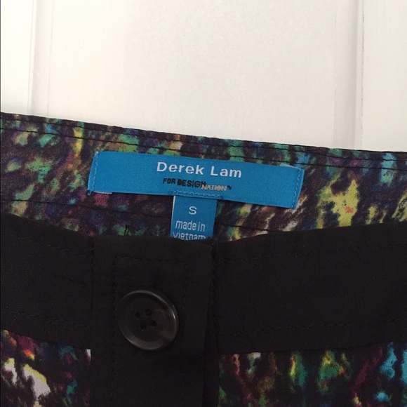 Button down tank with elastic fitted waist. - Picture 2 of 4