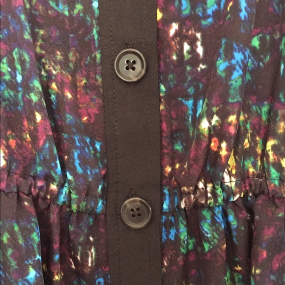 Button down tank with elastic fitted waist. - Picture 3 of 4