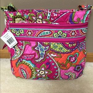 Vera Bradley Triple Zip Hipster - Pink Swirls