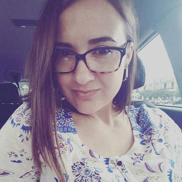 Meet your Posher, Liana