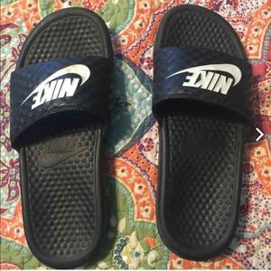 New size 8 Nike slides
