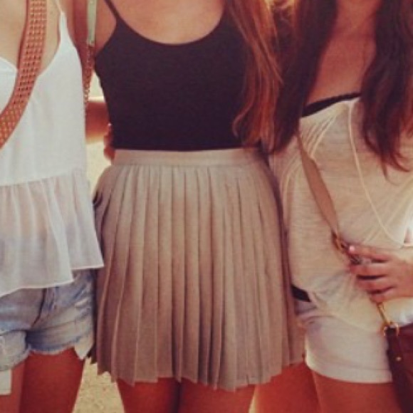 Adorable urban outfitters skirt