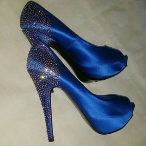 Steve Madden Shoes - Steve Madden Peep Toe Heels Steve Madden Shoes - Steve Madden Peep Toe Heels