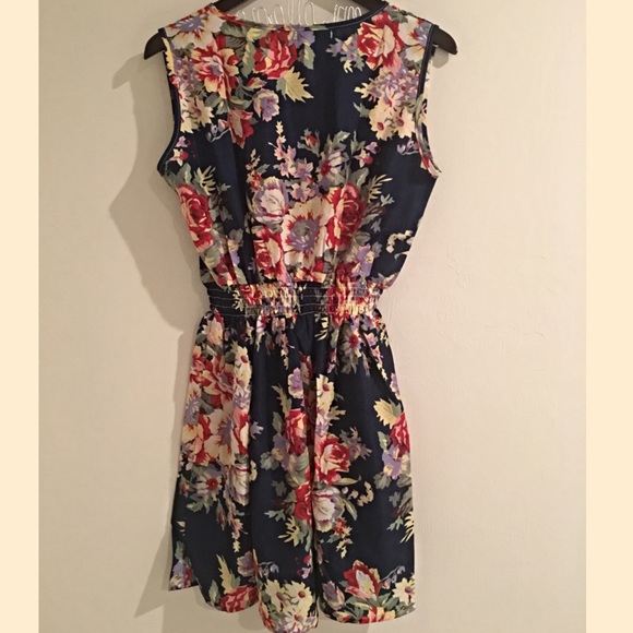 🆑 Floral Boho Sleeveless Dress - Picture 3 of 3