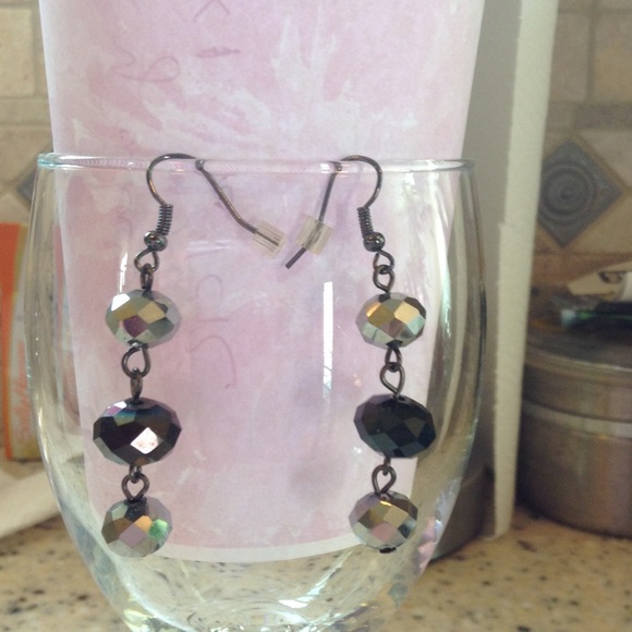 Jewelry - Dangle earrings