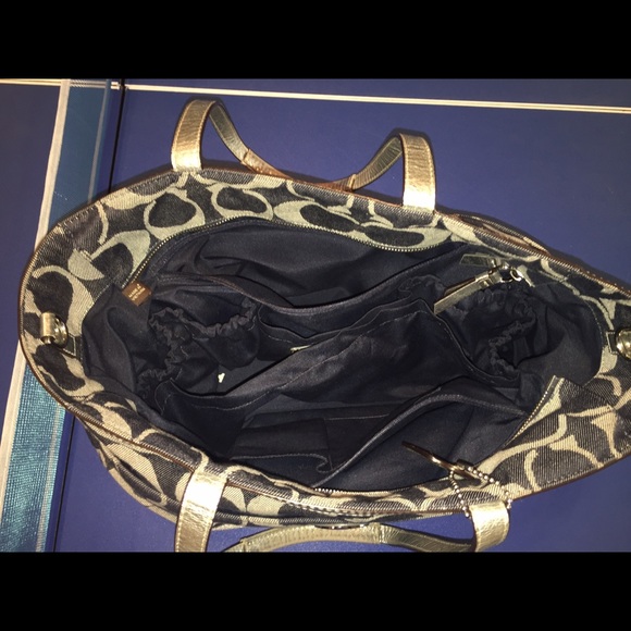 Coach Bag - Picture 3 of 4