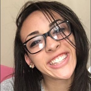 Meet your Posher, Deanna