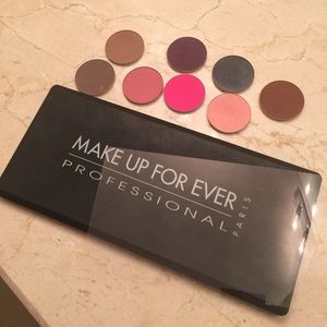 Makeup forever palette with 8 eyeshadow blush used