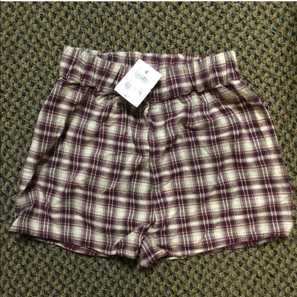 ❌SOLD❌NWT Red Plaid Shorts