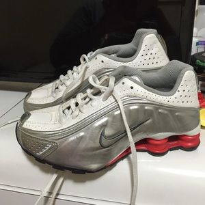 Nike snikers sizes 4y