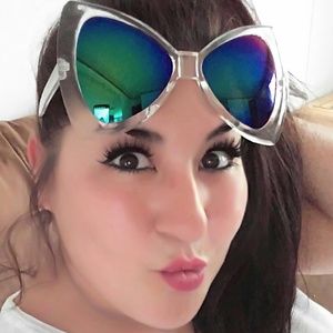 Meet your Posher, Michele