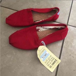 NWT Red Toms