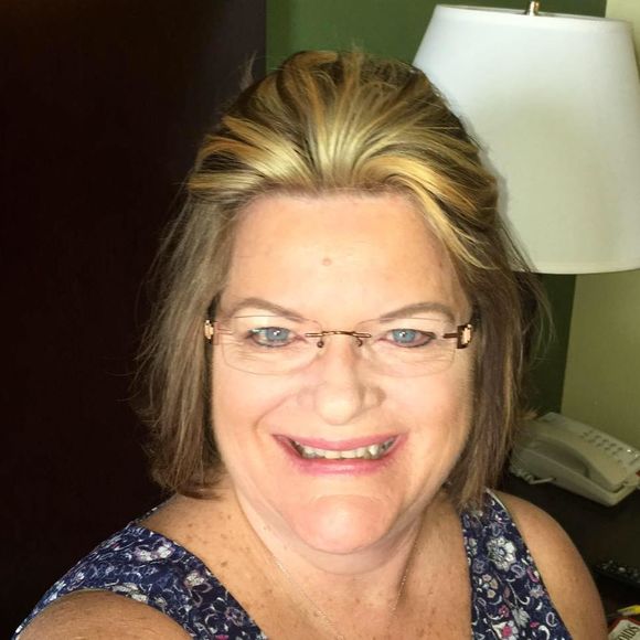 Meet your Posher, Becci