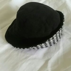 Accessories - Black and White Reversible Hat Accessories - Black and White Reversible Hat