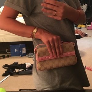 GUCCI💟Pink Wristlet