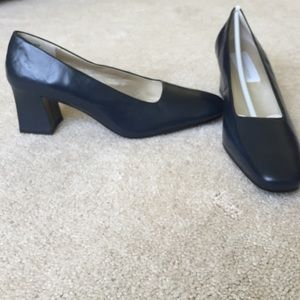 Worthington Navy shoes