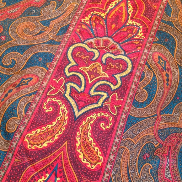 Ellen Tracy 100% Silk Scarf Worn once!