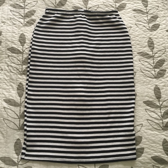 Abercrombie and Fitch midi stripe pencil skirt - Picture 3 of 4