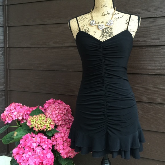 ⬇️ SALE ⬇️ $30 Sexy BCBGMaxazria LBD