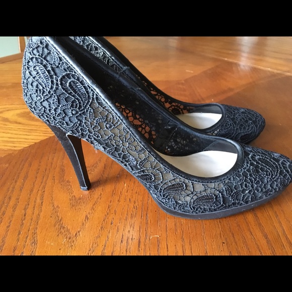 size 8.5 Nine West black lace high heels