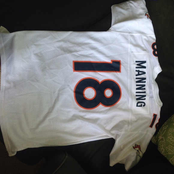 Peyton Manning authentic Broncos jersey kids XL.