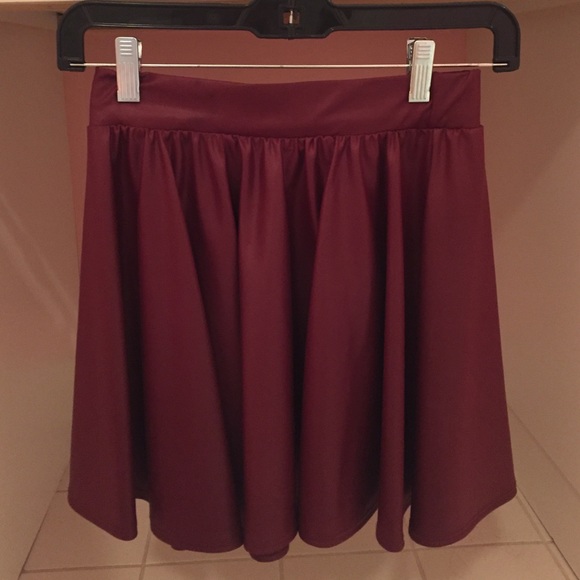 Faux-leather maroon skirt