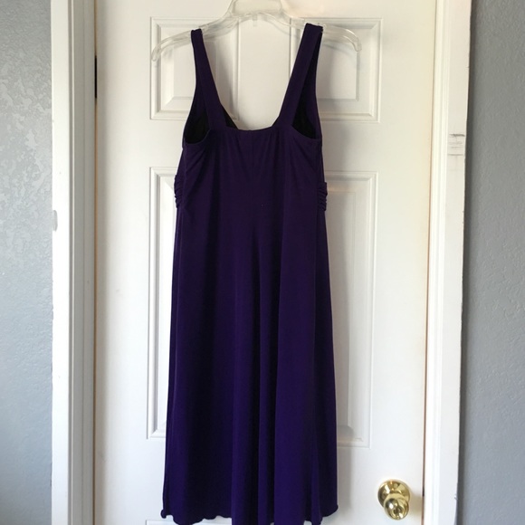 πHPπPretty Knee-Length Purple Dress - Picture 2 of 4