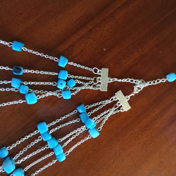 Turquoise colored beaded necklace - Picture 3 of 3