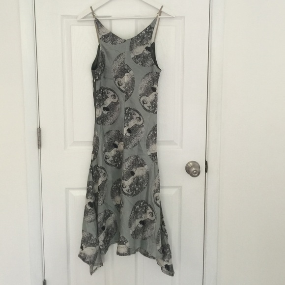 Dress - Picture 2 of 4
