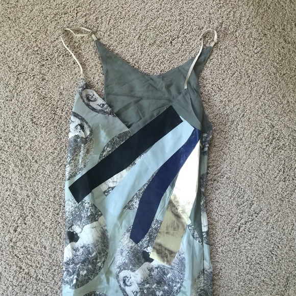 Dress - Picture 3 of 4